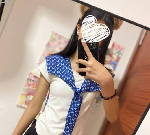 海角社区.身高170的学生妹被我玩到痉挛